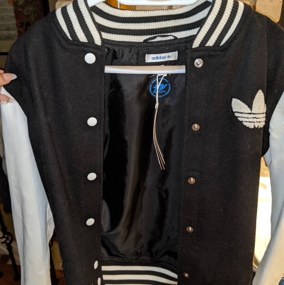 Adidas jacket - Picture 1 of 2
